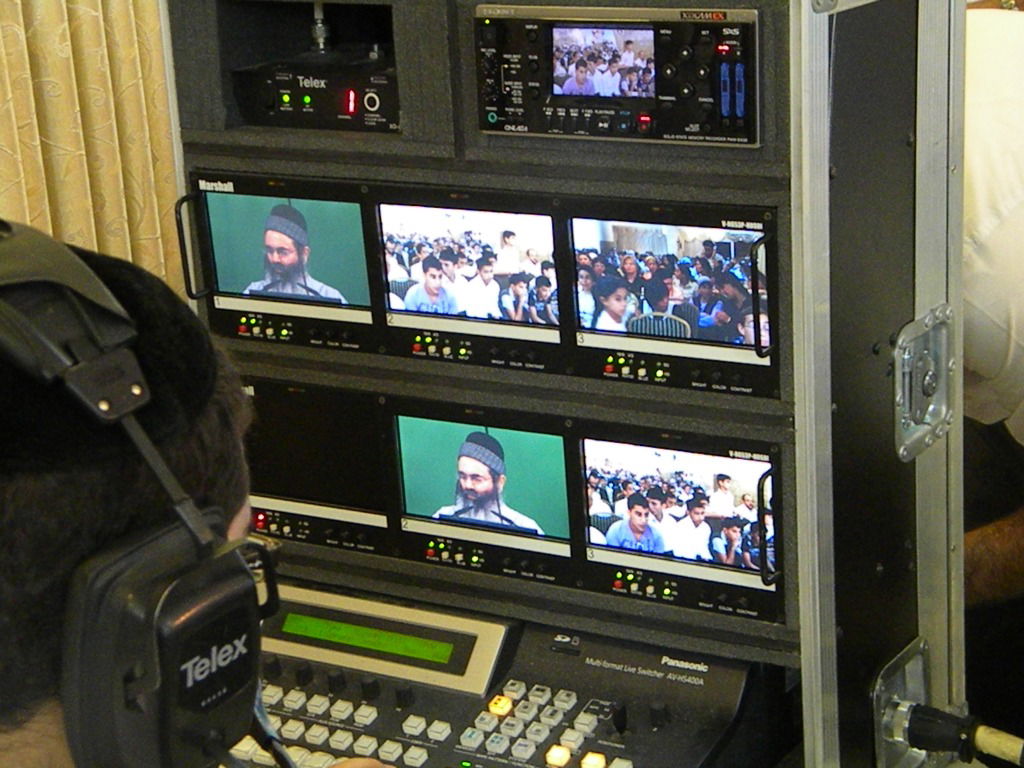 הרב אמנון יצחק על שוואקי: מושחת, לשבור קלטות שלו