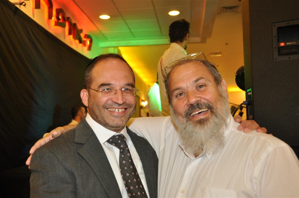 משה עידן אח יו"ר המועצה הדתית של בני ברק, עם מנכ"ל משרד הדתות