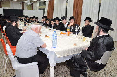 האדמו"ר קוזניץ הגיע לקעמפ של ישיבתו במושב צפריה