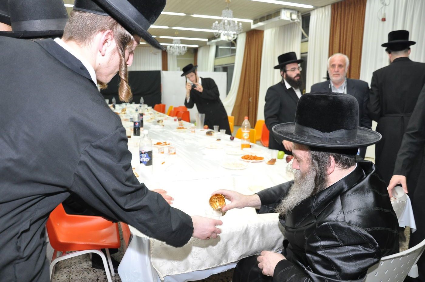 האדמו"ר קוזניץ הגיע לקעמפ של ישיבתו במושב צפריה