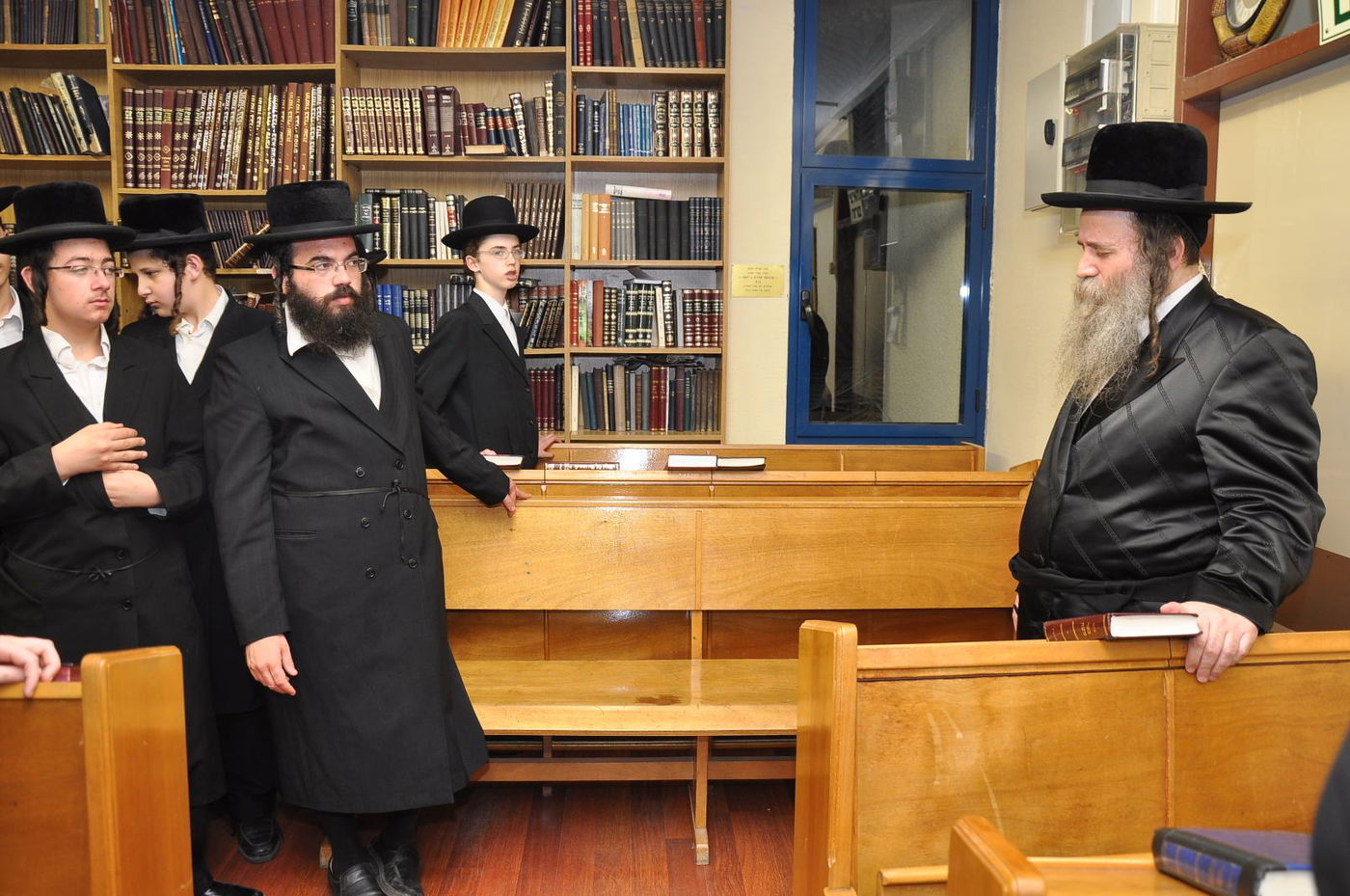 האדמו"ר קוזניץ הגיע לקעמפ של ישיבתו במושב צפריה