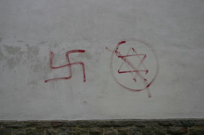 גרמניה: צלבי קרס וכתובות נאצה בגנות ישראל