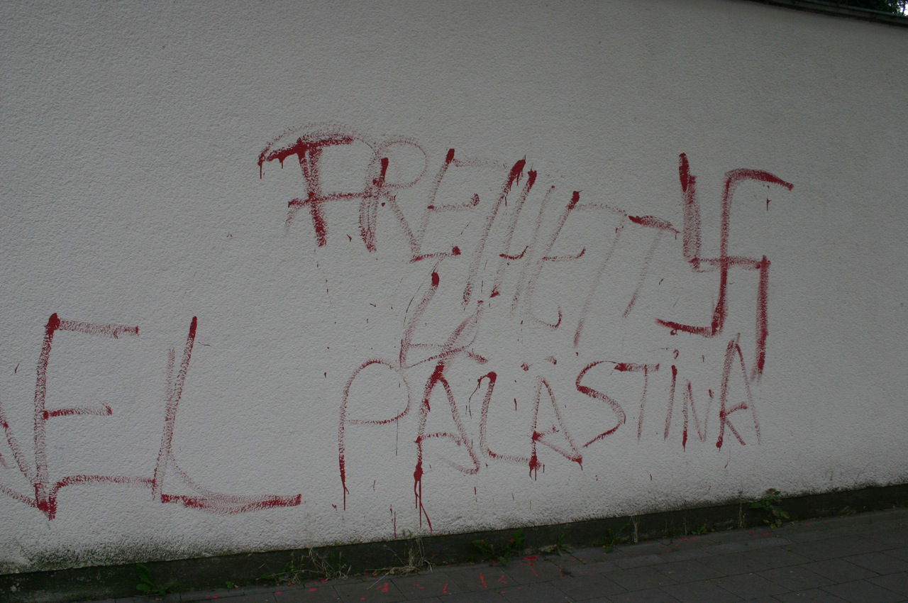 גרמניה: צלבי קרס וכתובות נאצה בגנות ישראל