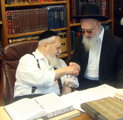 הרב יעקב יוסף נפגש עם אביו, הגר"ע יוסף שליט"א