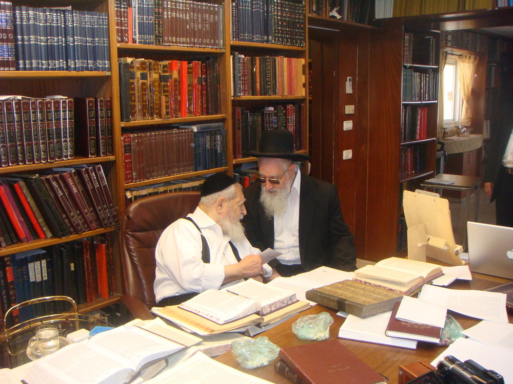 הרב יעקב יוסף נפגש עם אביו, הגר"ע יוסף שליט"א