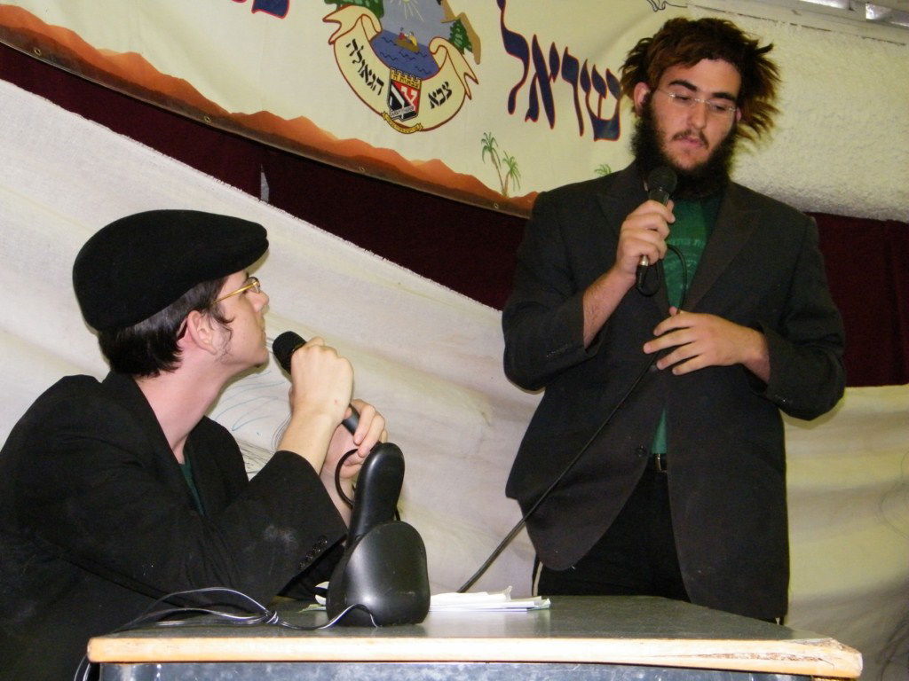 כיכר היום: מחנה-הקיץ של חב"ד