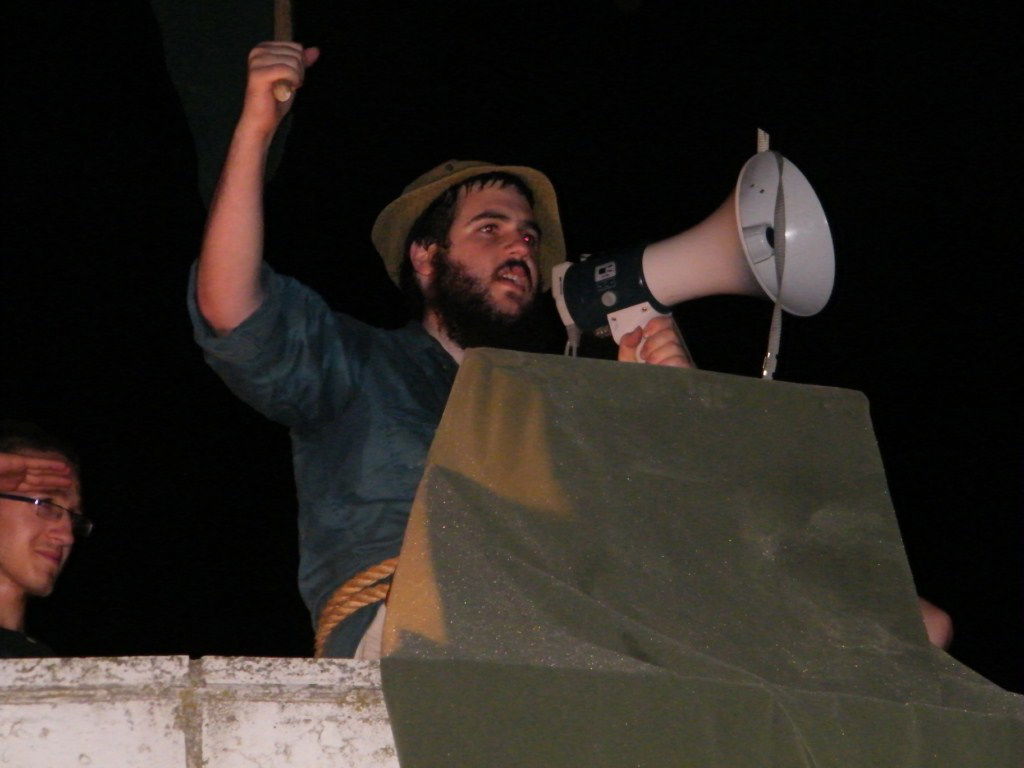 כיכר היום: מחנה-הקיץ של חב"ד