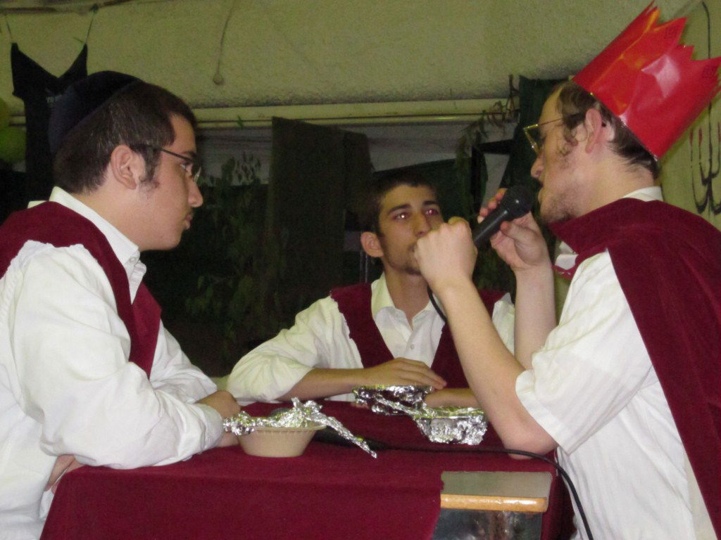 כיכר היום: מחנה-הקיץ של חב"ד