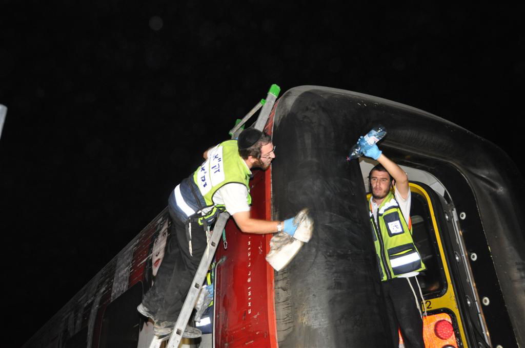 לראות ולבכות: מרגע הפינוי ועד לקדיש המצמרר בזירה