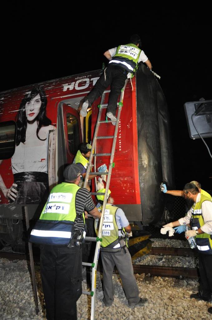 לראות ולבכות: מרגע הפינוי ועד לקדיש המצמרר בזירה