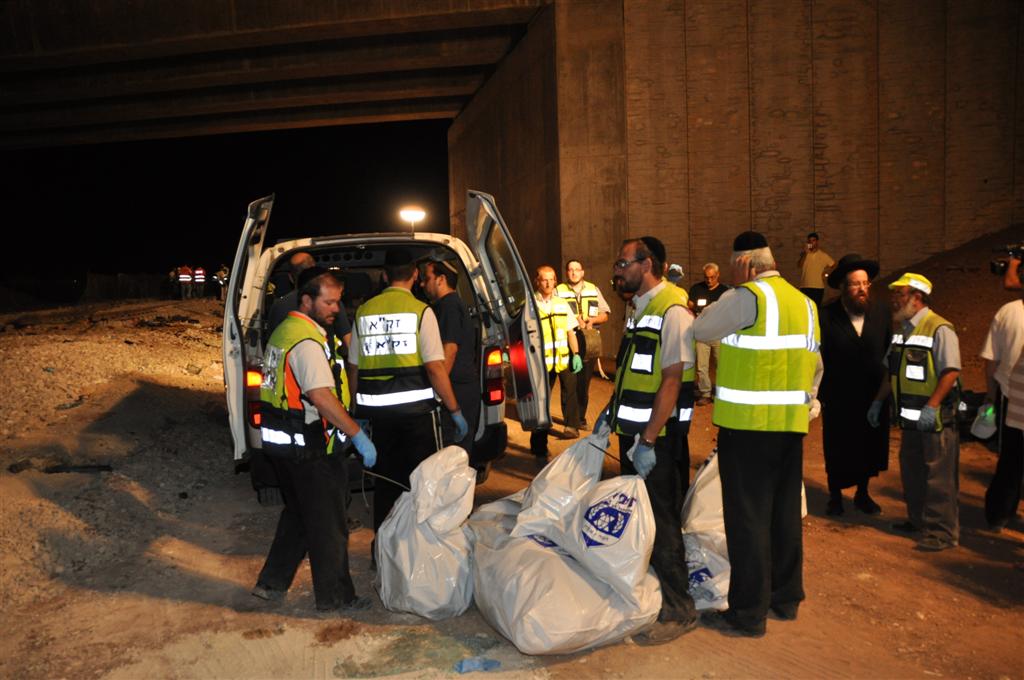 לראות ולבכות: מרגע הפינוי ועד לקדיש המצמרר בזירה