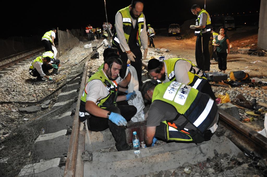 לראות ולבכות: מרגע הפינוי ועד לקדיש המצמרר בזירה