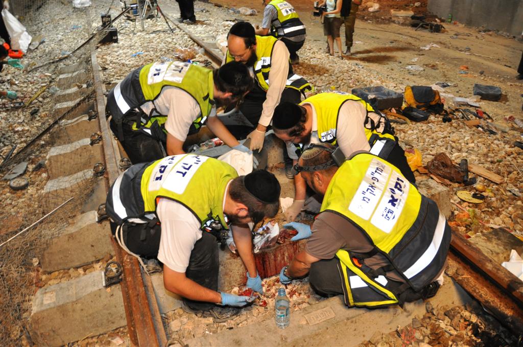 לראות ולבכות: מרגע הפינוי ועד לקדיש המצמרר בזירה