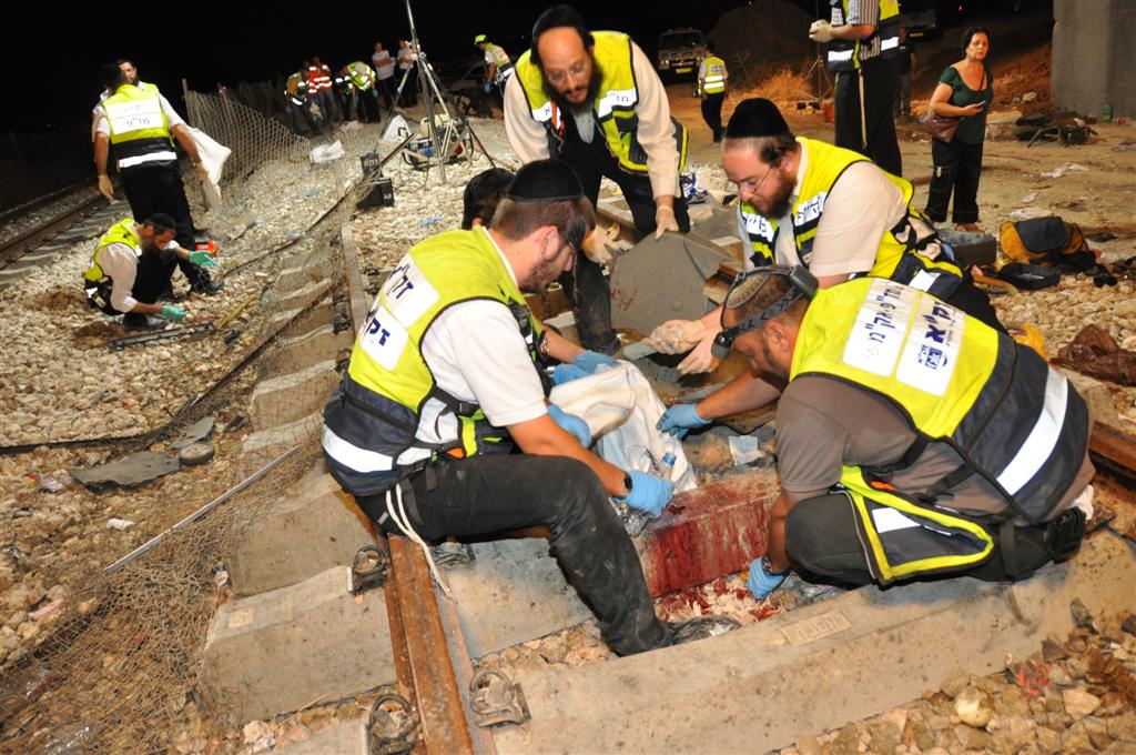 לראות ולבכות: מרגע הפינוי ועד לקדיש המצמרר בזירה