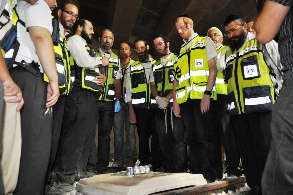 לראות ולבכות: מרגע הפינוי ועד לקדיש המצמרר בזירה