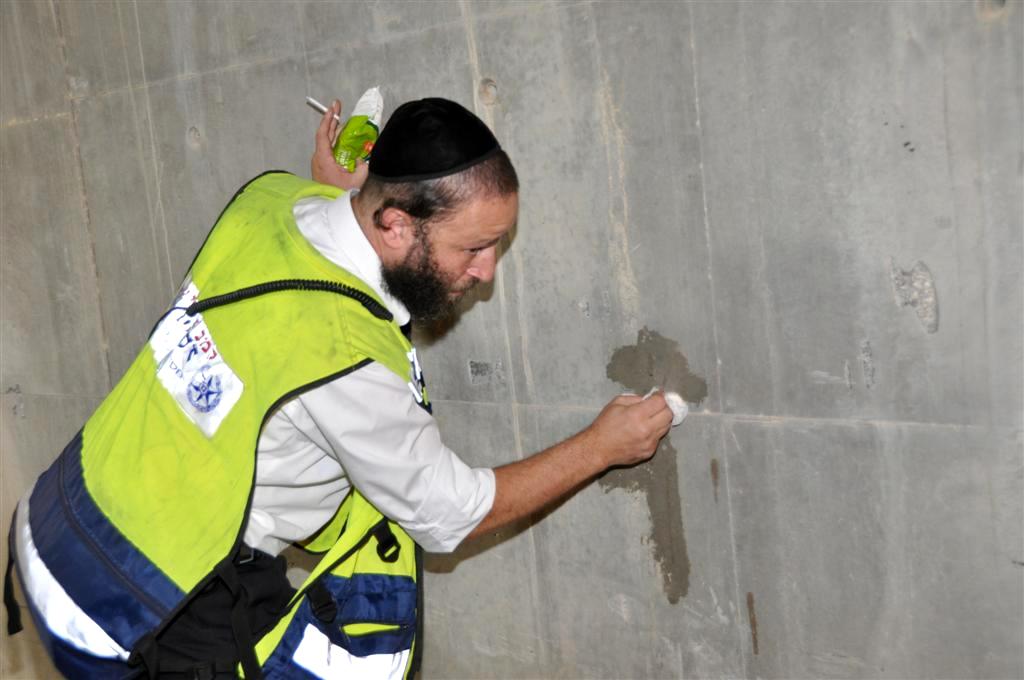 לראות ולבכות: מרגע הפינוי ועד לקדיש המצמרר בזירה