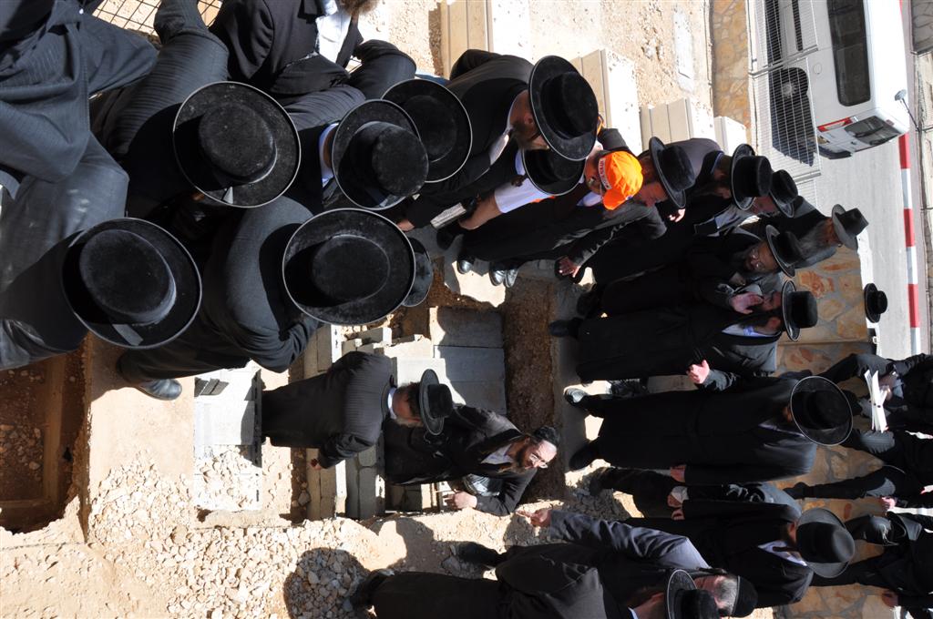 פרידה: שבעת בני המשפחה נטמנו ב"הר המנוחות"