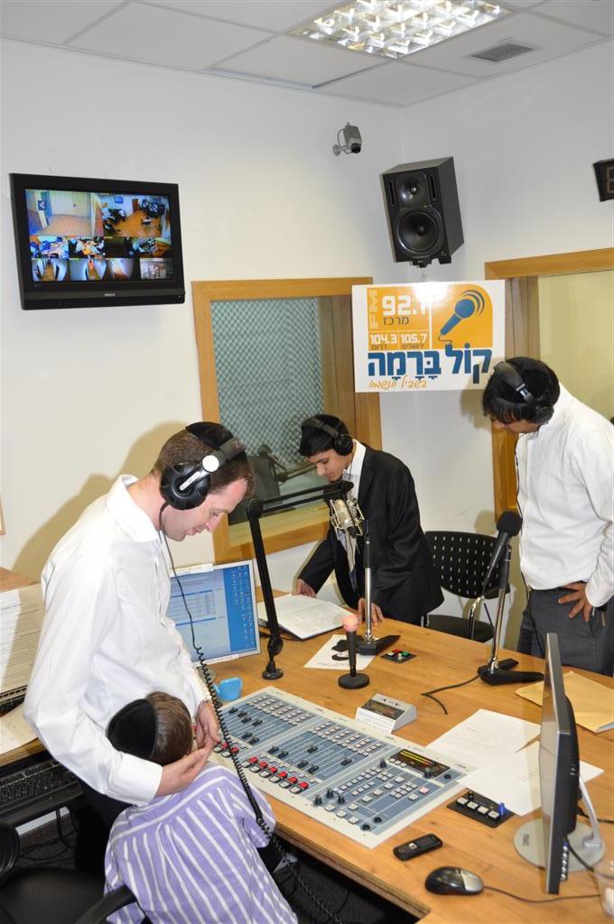 תמונות ווידאו: מידד טסה מסיים מסכת חגיגה ב´קול ברמה´