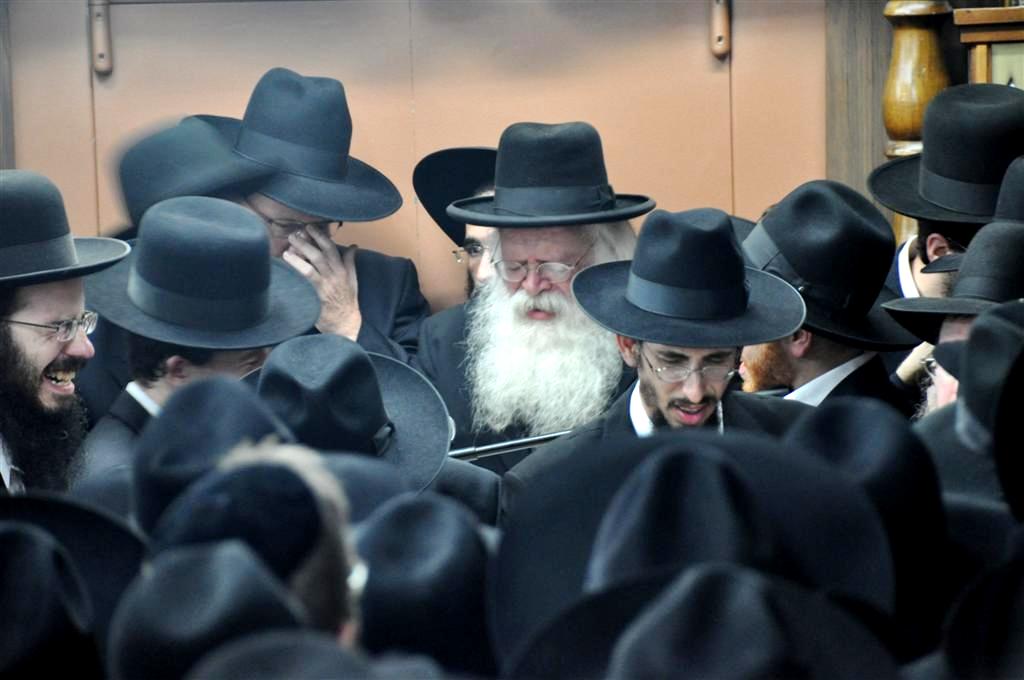 הלווויה בבני-ברק: נפרדו בדמעות מרמ"מ שלוזינגר