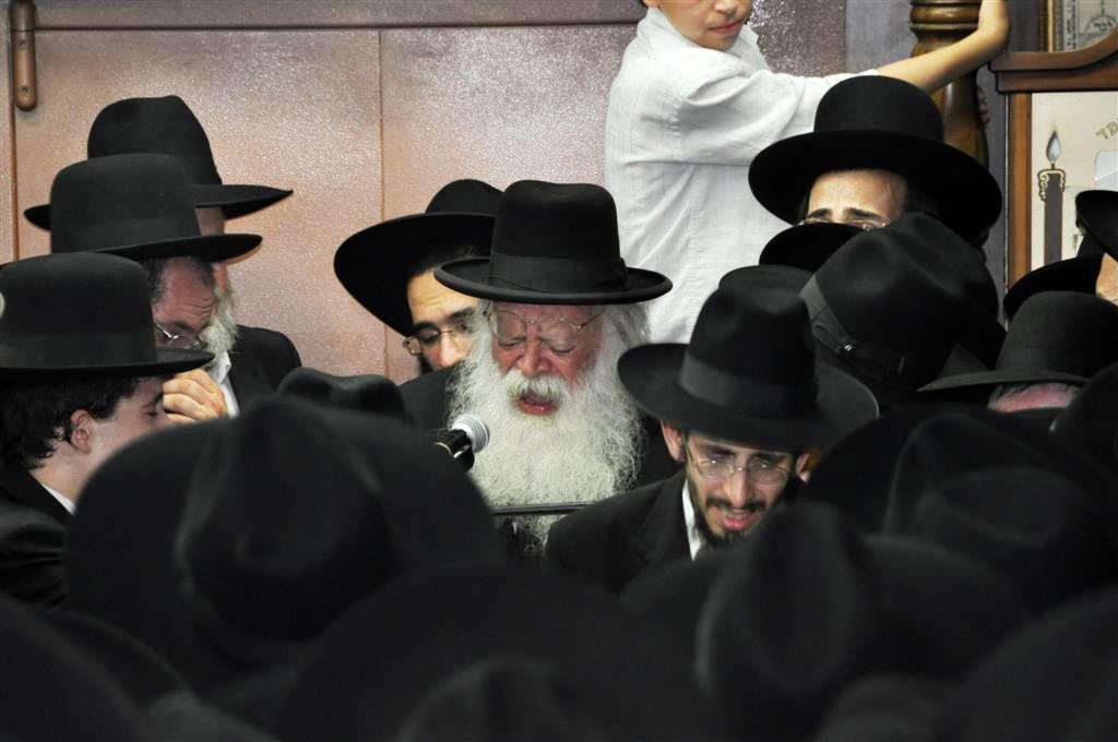 הלווויה בבני-ברק: נפרדו בדמעות מרמ"מ שלוזינגר