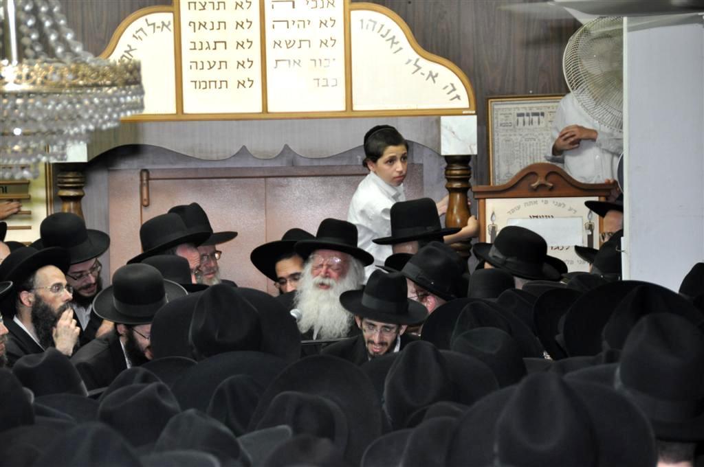 הלווויה בבני-ברק: נפרדו בדמעות מרמ"מ שלוזינגר