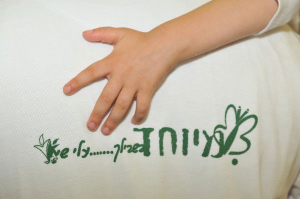 בקעמפ אחד: שר מהמפד"ל ובחורי ישיבה ליטאים