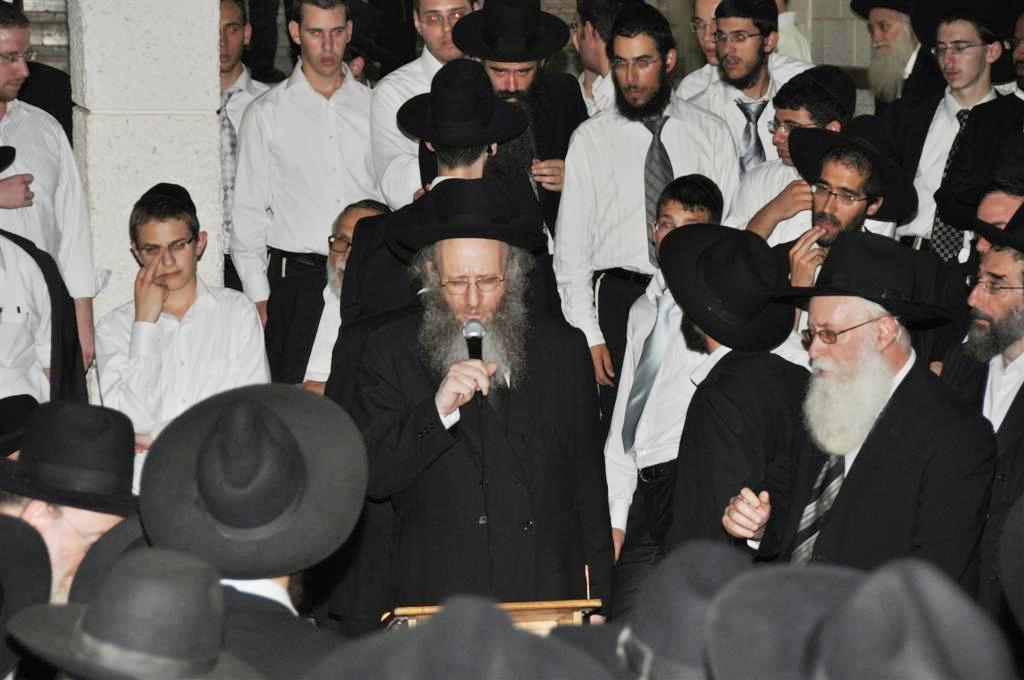 תמונות: הלויית הרה"צ ר´ בן ציון לייטנר זצ"ל מפוניבז´