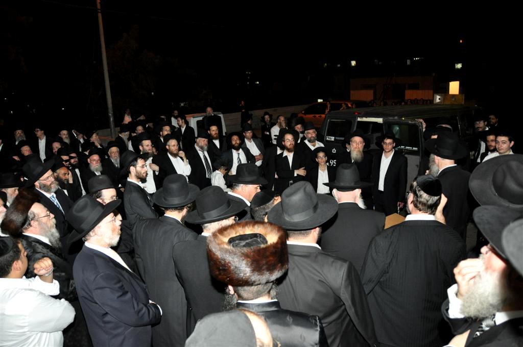 תמונות: הלויית הרה"צ ר´ בן ציון לייטנר זצ"ל מפוניבז´