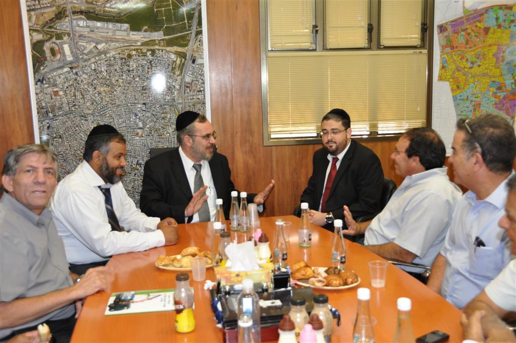 עיריית ראשל"צ ביקשה ללמוד ניקיון מבני-ברק