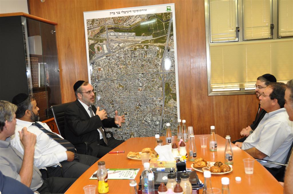 עיריית ראשל"צ ביקשה ללמוד ניקיון מבני-ברק