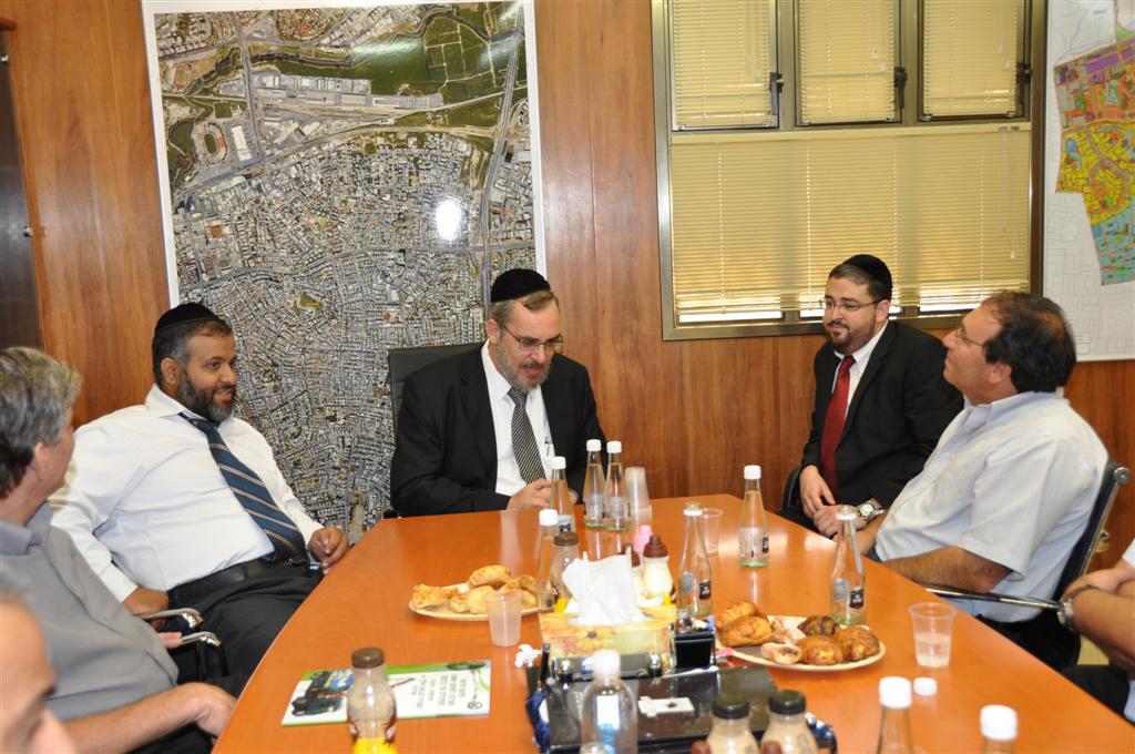 עיריית ראשל"צ ביקשה ללמוד ניקיון מבני-ברק