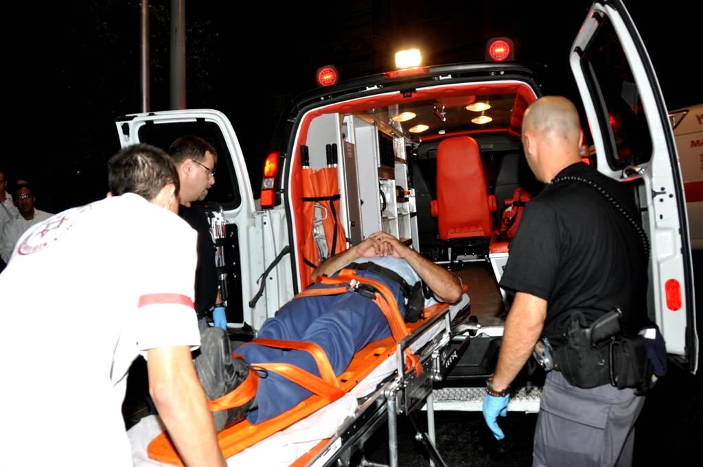 לפנות בוקר: תאונה קשה בלב בני-ברק - וידאו ותמונות