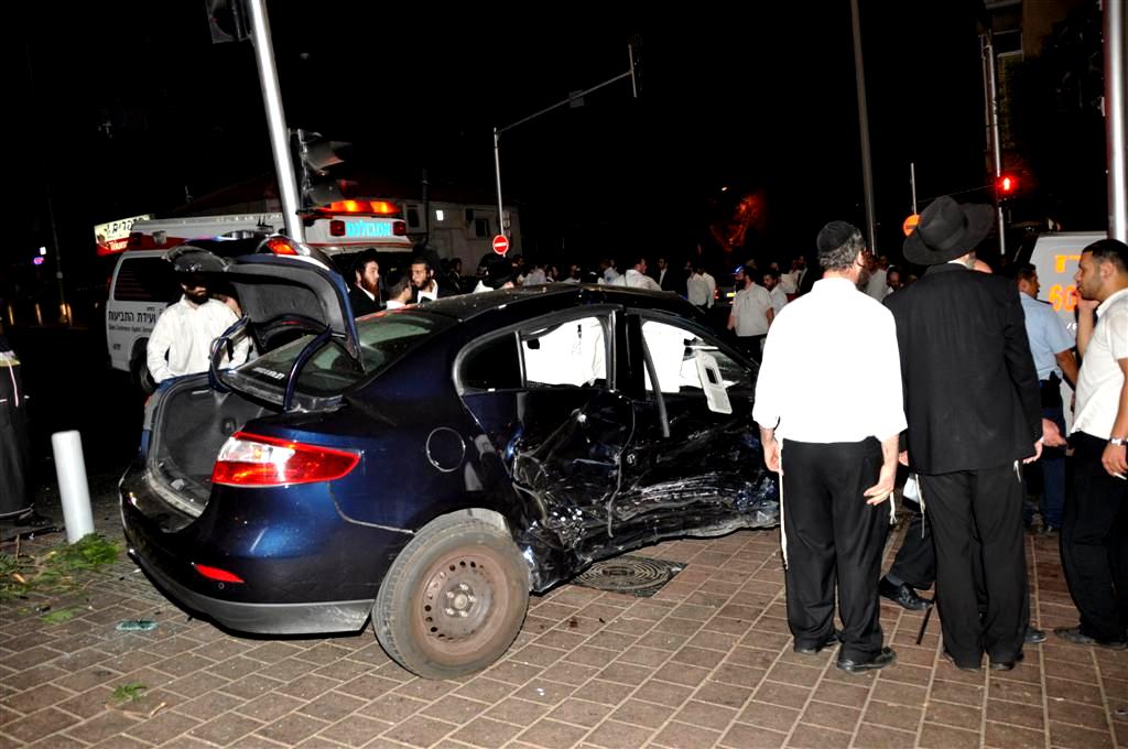 לפנות בוקר: תאונה קשה בלב בני-ברק - וידאו ותמונות