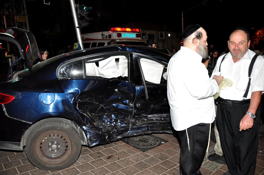 לפנות בוקר: תאונה קשה בלב בני-ברק - וידאו ותמונות