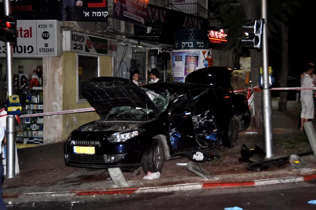 לפנות בוקר: תאונה קשה בלב בני-ברק - וידאו ותמונות