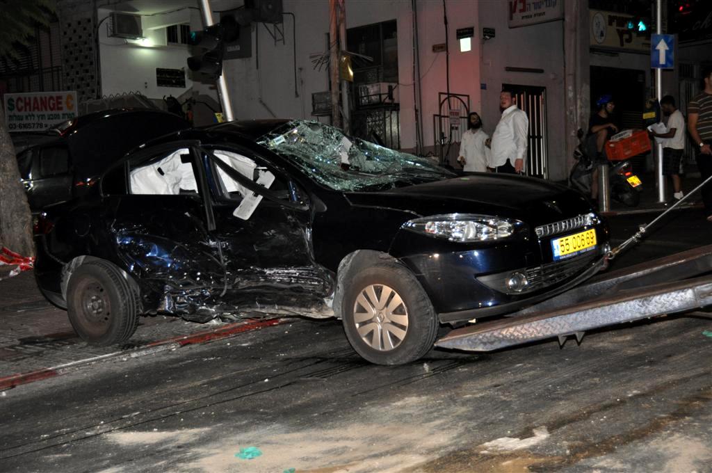 לפנות בוקר: תאונה קשה בלב בני-ברק - וידאו ותמונות