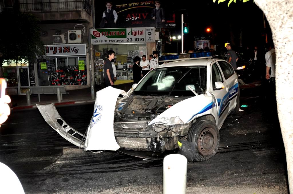לפנות בוקר: תאונה קשה בלב בני-ברק - וידאו ותמונות