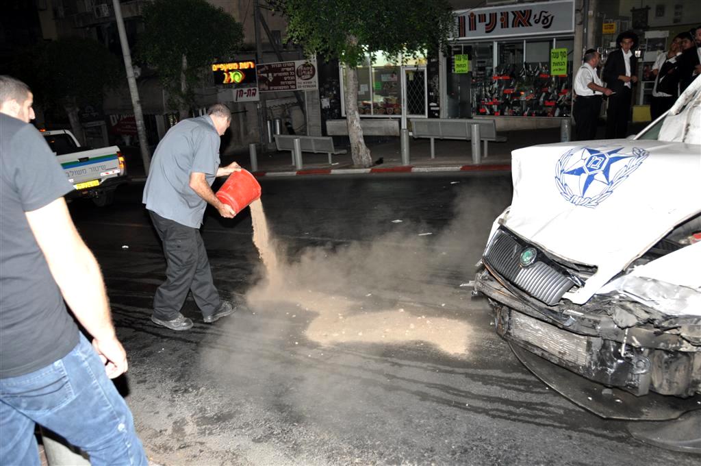 לפנות בוקר: תאונה קשה בלב בני-ברק - וידאו ותמונות