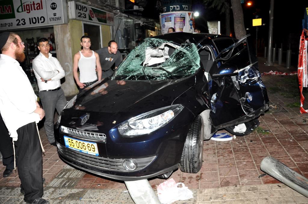 לפנות בוקר: תאונה קשה בלב בני-ברק - וידאו ותמונות