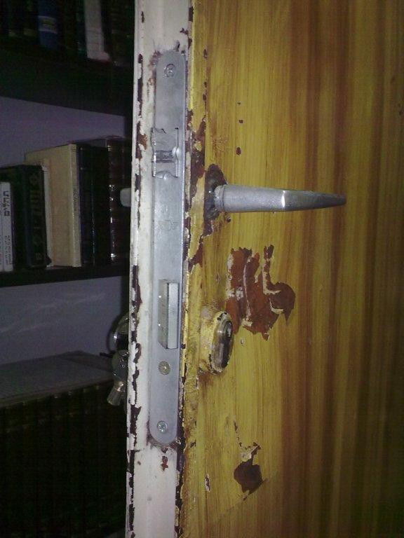 הדלת שנפרצה