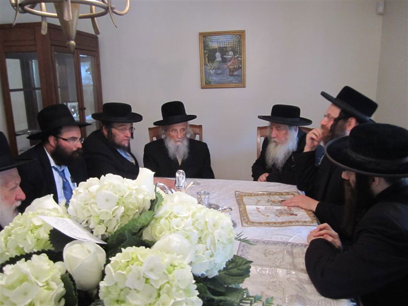 ביקור הגאב"ד: הגרי"ט וייס בניו-יורק - צפו בתמונות