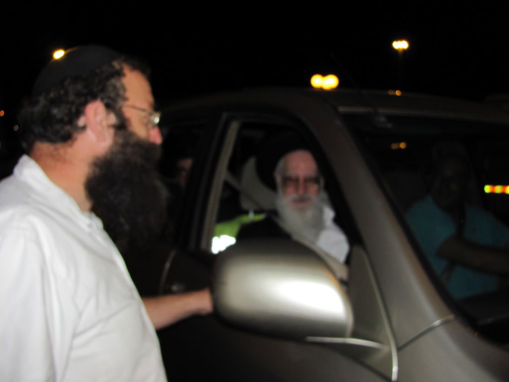 הרב יעקב יוסף התקבל בתשואות בירושלים