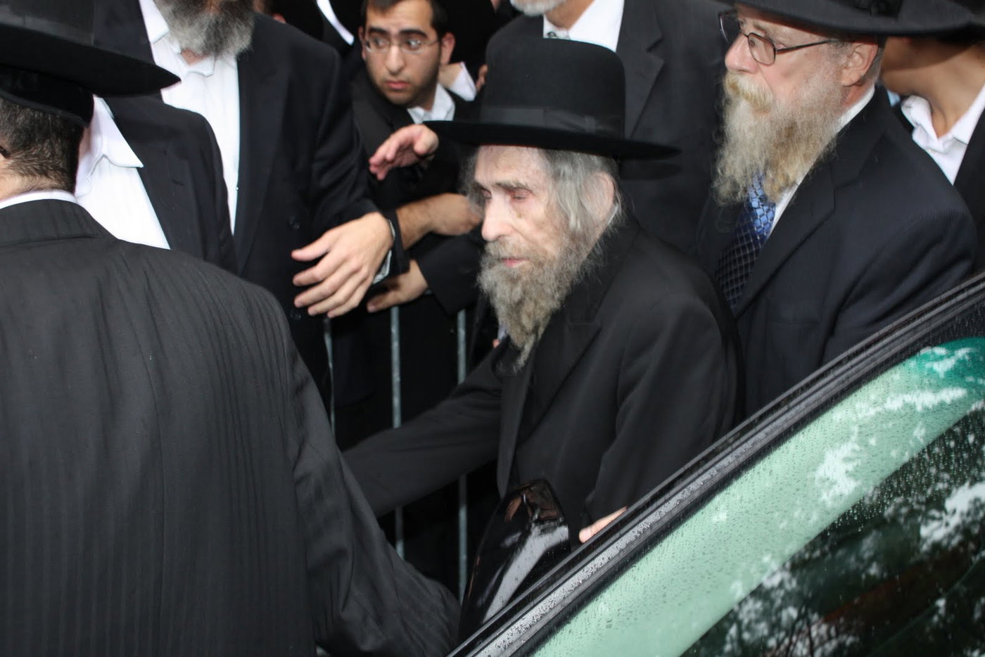 לייקוד מתרגשת: הגראי"ל בא לעיר