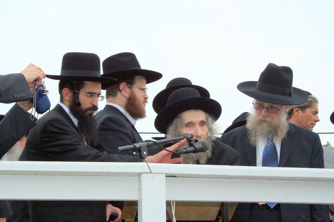 לייקוד מתרגשת: הגראי"ל בא לעיר