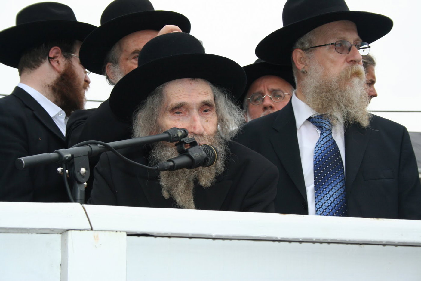 לייקוד מתרגשת: הגראי"ל בא לעיר