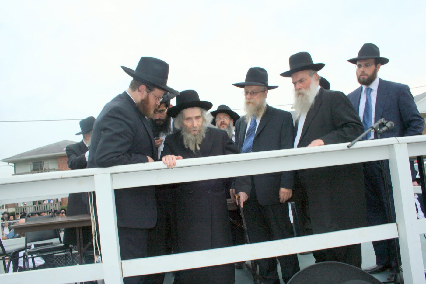 לייקוד מתרגשת: הגראי"ל בא לעיר