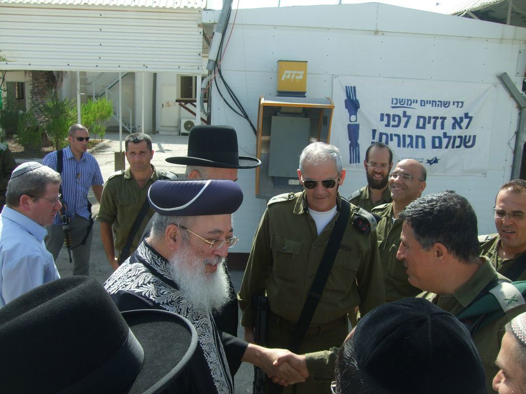 ביקור היסטורי: הרבנים הראשיים בקבר יוסף בשכם