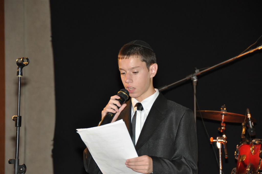 צפו: 'הרנטגן' מקבל תמיכה מהרב מצגר