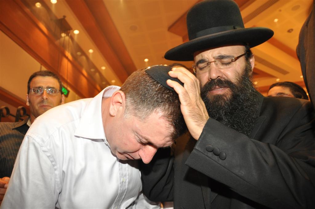 צפו: 'הרנטגן' מקבל תמיכה מהרב מצגר