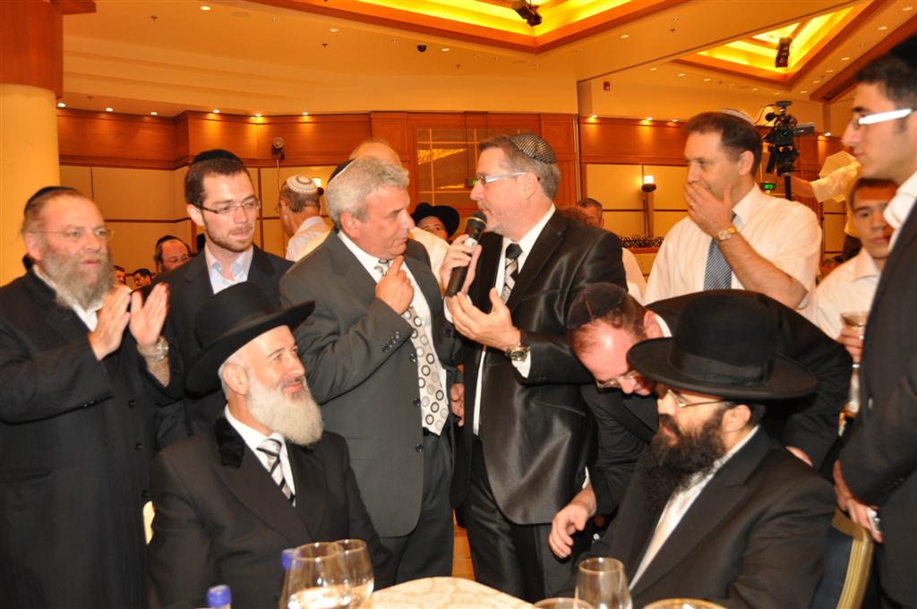 צפו: 'הרנטגן' מקבל תמיכה מהרב מצגר